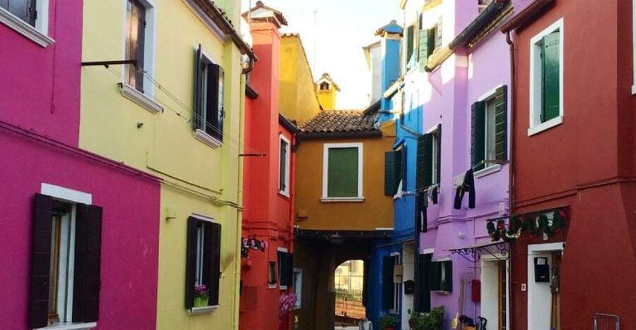 Guided Tour of Burano Island - Why a Burano-Only Tour Beats the Usual Venice Footnotes