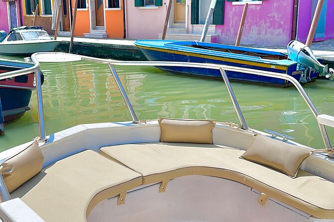 Half Day Boat Tour between Venice and the Islands - English Guide, Maximum 8 People: What That Means for Your Day