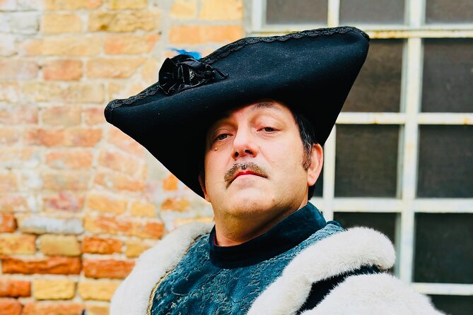 Historical Journey and Dress up Experience in Venetian Carnival - Stop 2, the atelier dress-up option and professional digital photos