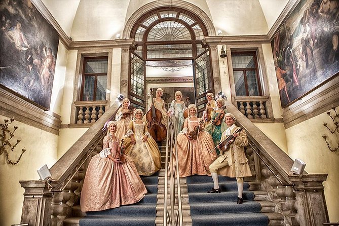 I Musici Veneziani Concert: Vivaldi Four Seasons - Getting to Scuola Grande di San Teodoro and picking your seats