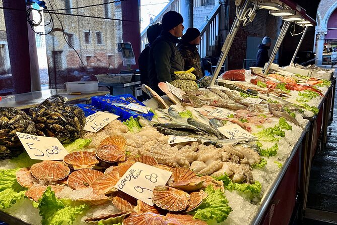 Market Tour and Cooking Class with a Local Venetian Chef - Drinks, cured meats, and the courtyard meal moment