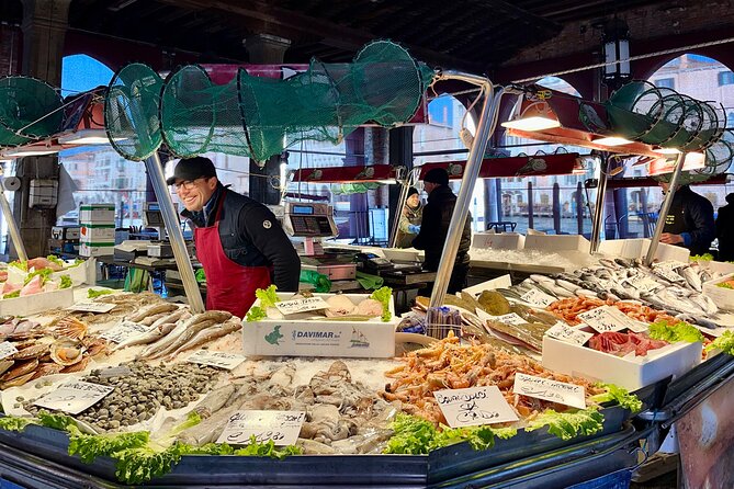 Market Tour and Cooking Class with a Local Venetian Chef - The meeting point detail that can save you stress