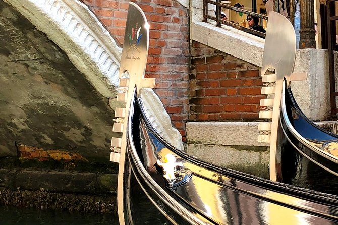 Morning Walking Tour of Venice with Gondola Ride - Gondola ride: 30 minutes, shared boats, and what narration means here