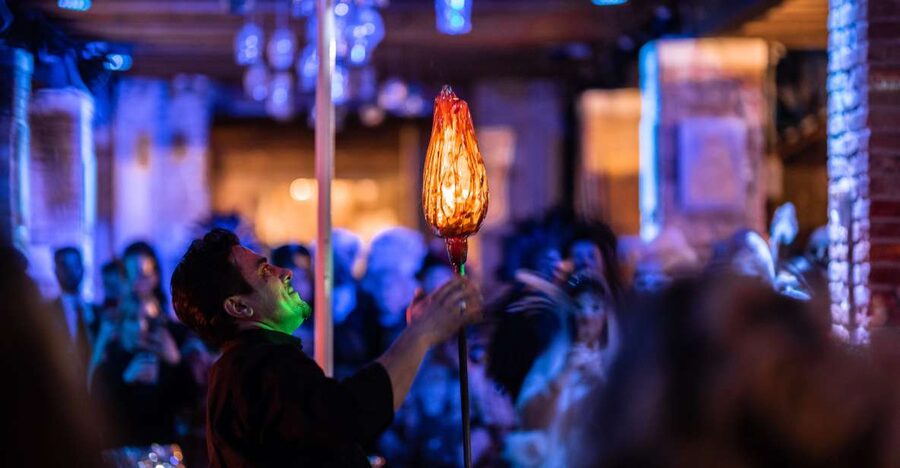 Murano: Glass Blowing Demonstration with Optional Drinks - Optional drinks and the real value of adding wine to the show
