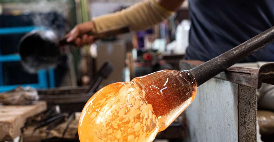Murano: Glass Factory Experience with Tour and Demonstration - Inside the factory tour, what the guide helps you notice
