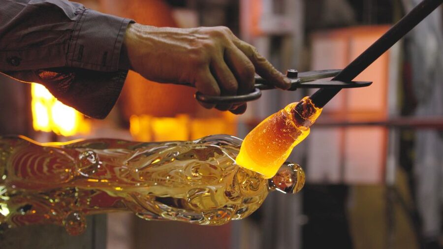 Murano: make your item with a glass master and take it home - Getting to Murano Colonna and what to wear