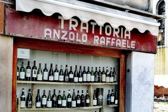 Off the Beaten Path Walk in Venice - Meeting at Campiello dei Squelini, Then Starting in the Right Neighborhood
