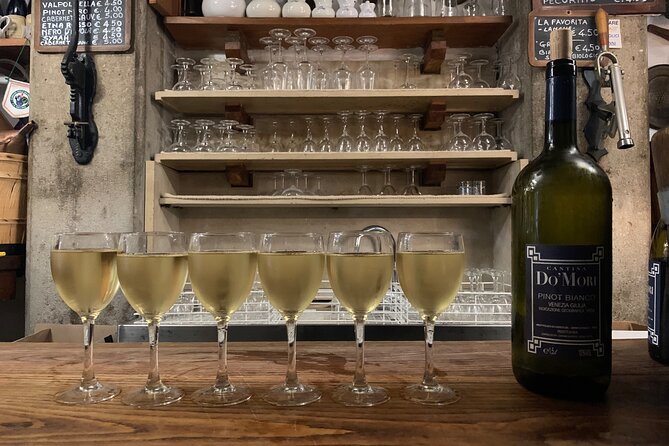 Old Taverns and Rialto Market Food Adventure (come hungry!) - What you actually eat and drink: cicchetti, pasta tastings, dessert, and Prosecco