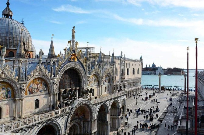 One-Day Venice: Skip-the-Line St. Mark’s Basilica, Walk & Gondola - Gondola Ride Expectations, Views on the Water Without a Script