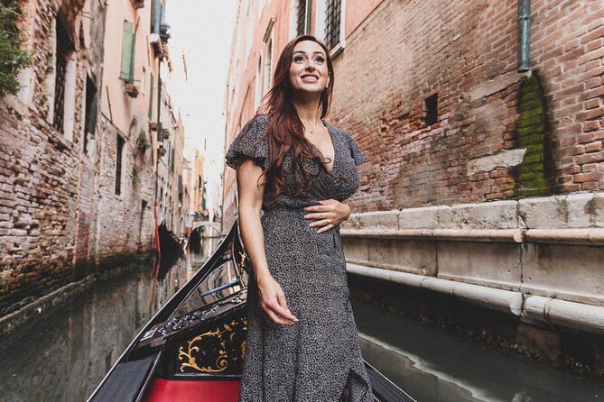 Photographer, Professional Photo shoot - Venice - Photo Delivery: What You Get Online and When You Can Share It