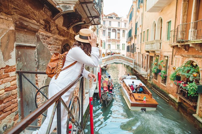 Photographer, Professional Photo shoot - Venice - Transportation, Walking, and the Venice Access Fee Reality