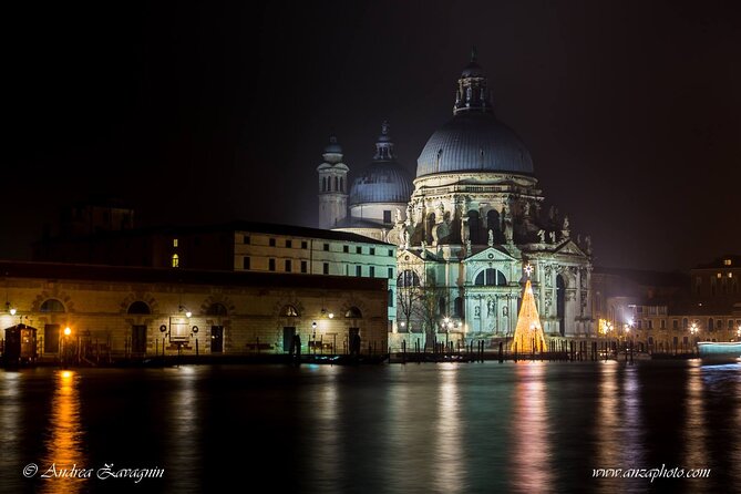 Photography workshop in the magical Venice (3h) - Start at Santa Lucia, Then Walk Toward Real Photo Opportunities