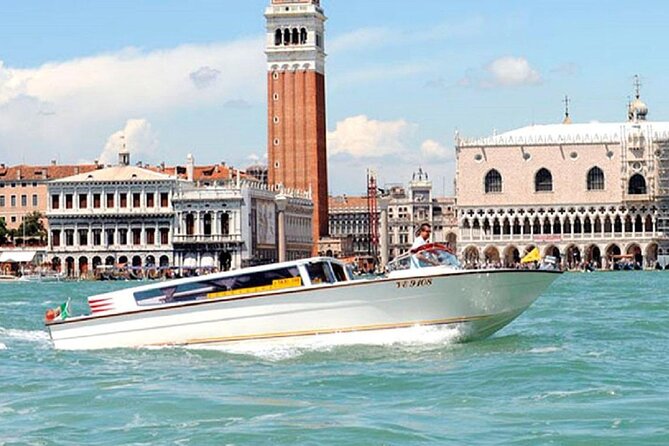 Private arrival transfer from Venice airport to hotel in Venice city center - The crucial one-hour waiting window