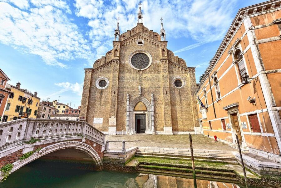 Private Art & Culture Tour in Dorsoduro and Academia, Venice - Adding Santa Maria della Salute in the 3-hour option
