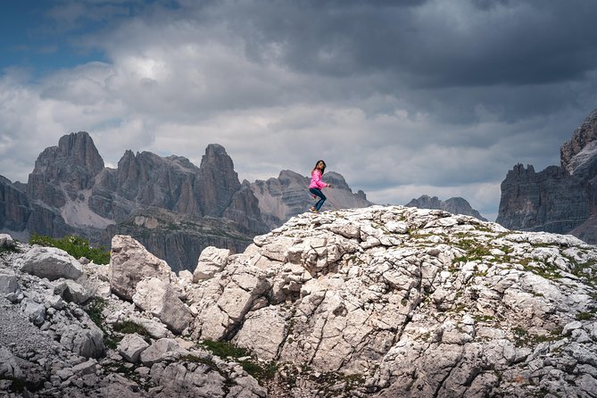 Private Dolomites Day Trip from Venice by Mercedes Class e Lux - Cortina dAmpezzo Stop: A One-Hour Taste of the Alpine Town Scene