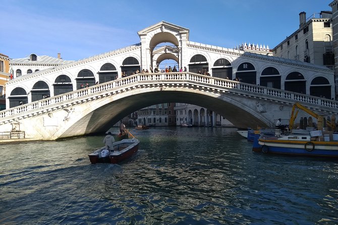 Private exclusive Venice and Murano guided tour - The Murano boat ride: a different Venice, on purpose