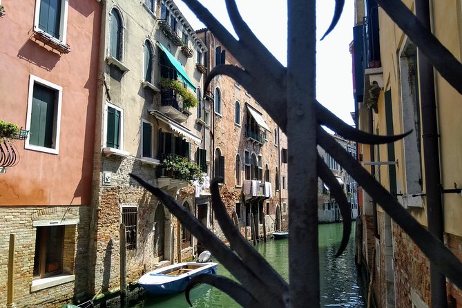 Private exclusive Venice and Murano guided tour - Murano glass factory: watching the glass master at work