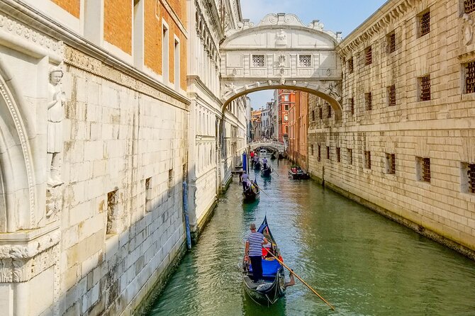 Private Full Day Tour from Milan to Venice with local tour guide and fast train - Why this Milan-to-Venice day trip actually feels calm