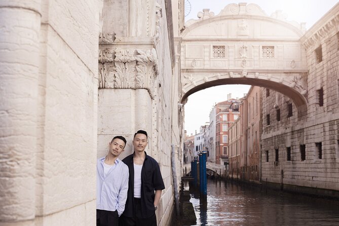 Private Gondola Ride and Photoshoot - Stop 2: Ponte dei Sospiri, the Bridge That Makes People Pause