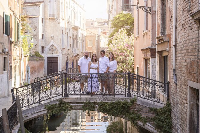 Private Gondola Ride and Photoshoot - The Photographer’s Role: More Than Photos, It’s Direction Plus Local Details