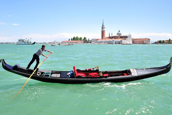 Private Gondola Tour - The 30-Minute Route: Grand Canal Plus Side Canals