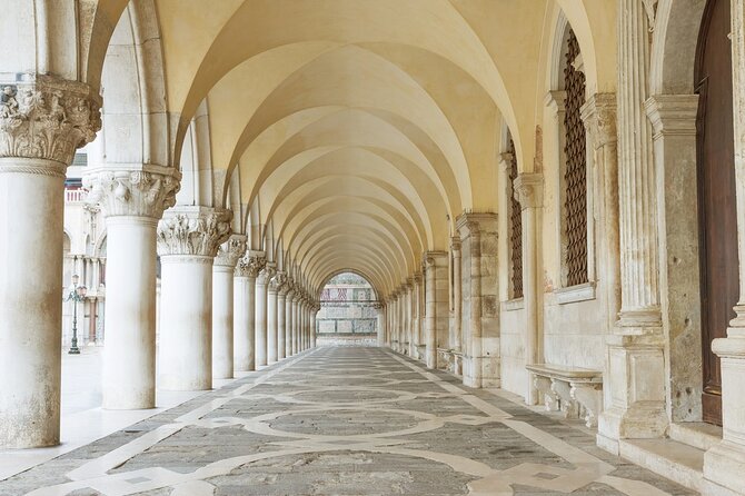Private or Semi Doge's Palace & Saint Mark's Basilica Guided Tour - Piazza San Marco, meet the guide, get oriented fast