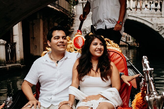 Private Photoshoot Experience in Venice - Medium vs Premium vs Wedding: Photo Counts and What Changes