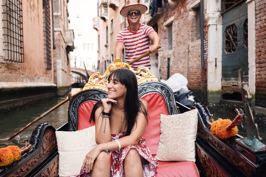 Private Photoshoot of Your Gondola Ride in Venice - Key highlights that make this gondola photoshoot worth it