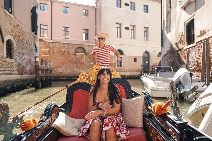 Private Photoshoot of Your Gondola Ride in Venice - St. Mark’s Square photo stop: the classic look, done with guidance