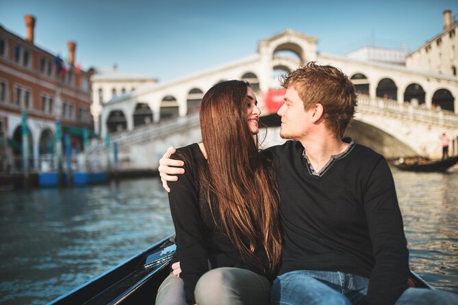 Private Photoshoot on Personal Gondola in Venice - Price, value, and who this private session makes sense for