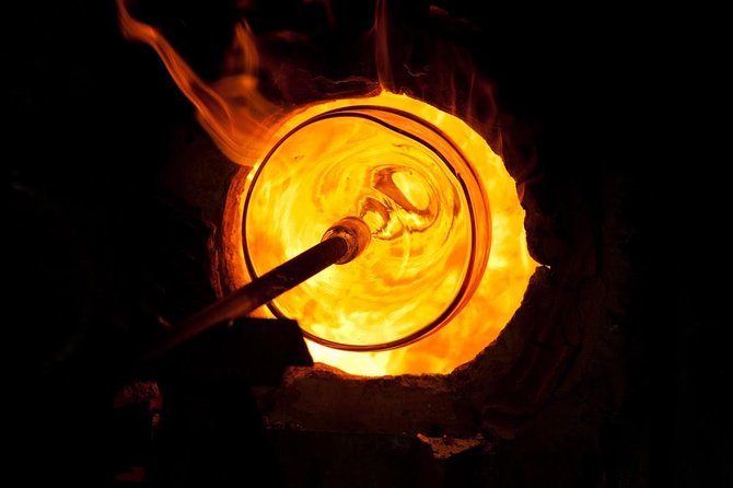 Private tour on Murano Island: discover the art of Artisanal Glassblowing - Getting from Venice to Murano by water taxi, not guesswork