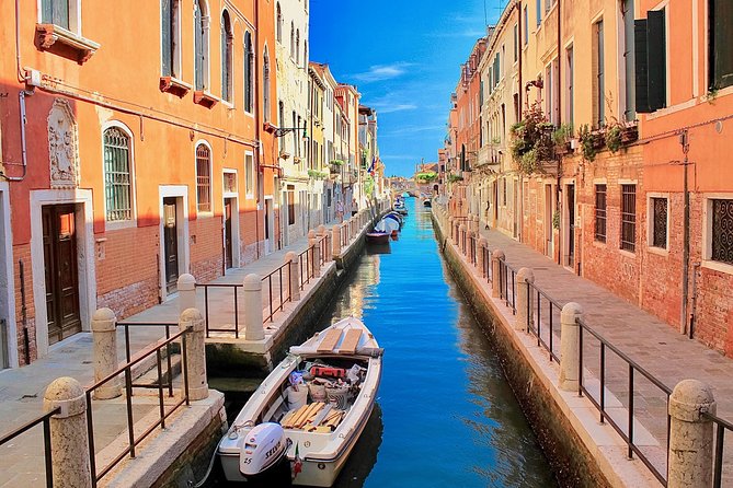 Private Tour: Venice Art and Architecture Walking Tour - Weather and pacing: gray day can shift the vibe
