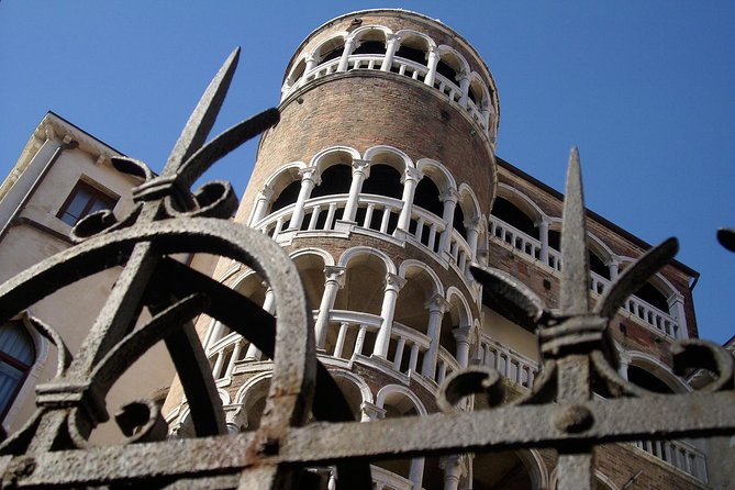 Private Tour: Venice Half-Day Walking Tour - La Fenice, the Scala Contarini del Bovolo, and Dramatic Views