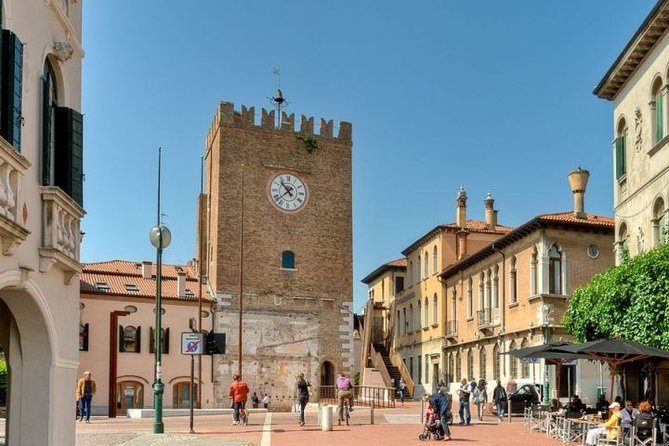 Private transfer, chauffeur service, from Venice Marco Polo airport to Mestre - Inside the air-conditioned ride to Mestre