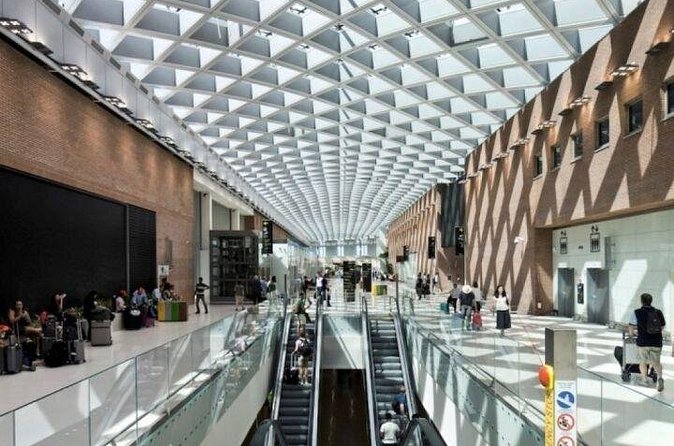 Private transfer, chauffeur service, from Venice Marco Polo airport to Padua - The meet-and-greet setup at Marco Polo Airport