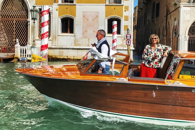 Private transfer from hotel in Venice To VCE airport - The Boat-to-Piazzale Roma Plan (And the Mercedes V-Class Step)