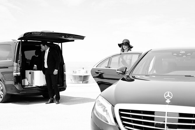 Private Transfer with deluxe boat from Venice Airport to Venice - Price and value: $833.99 per group, up to 6