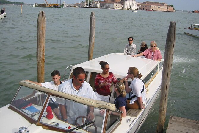 Private Venice 2 hrs Tour: Boat & Walking Tour with food tasting - The food stop: pastry and coffee or cicchetti and wine