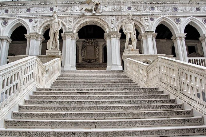 Private Venice City Tour and Gondola Ride - How the private guide turns big sights into sense-making