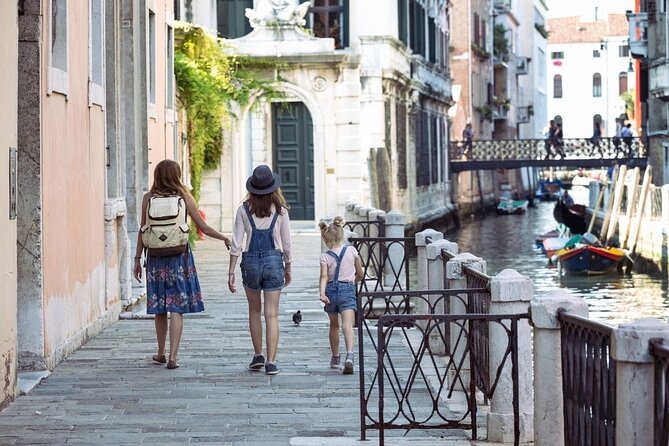 Private Venice Tour with a Local, Highlights & Hidden Gems, 100% Personalised - Venice’s last bridge without railings, and the photo geometry