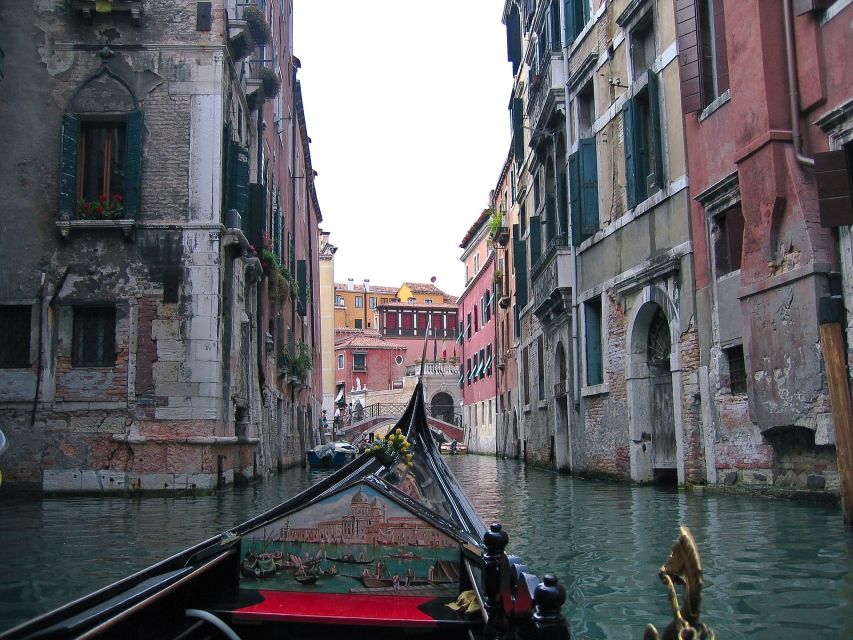 Private Venice Walking Tour and Gondola Ride - Meeting Between the Two Columns: A Start That Saves Time