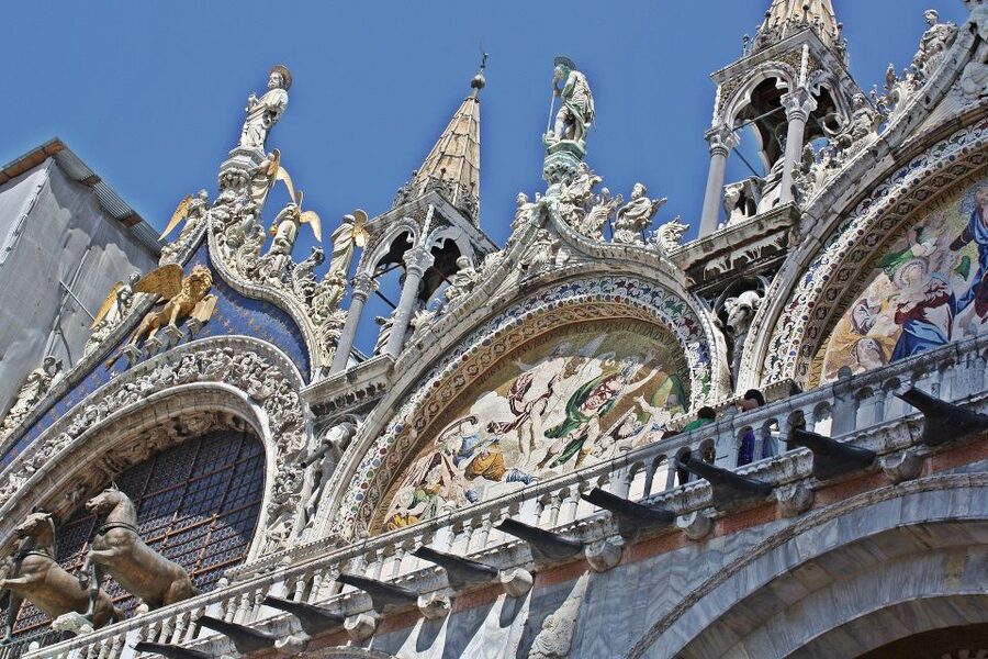 Private Venice Walking Tour and Gondola Ride - Rialto Bridge Finish: Where Your Walk Turns into Time to Eat and Wander