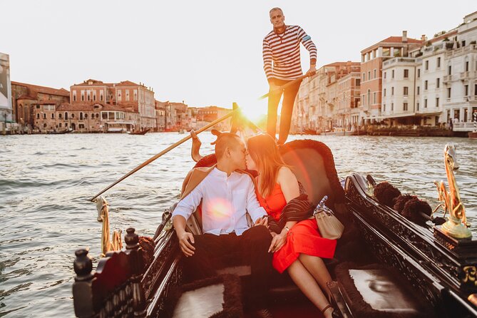 Private Walking and Photography Tour in Venice - Stop by stop: from Doge’s Palace light to Rialto bridges