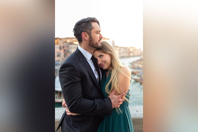 Professional Photographer in Venice, Italy - Practical tips so your photos look like you, not like a pose