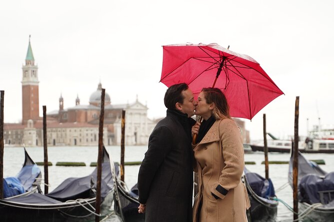 Professional Photoshoot in Venice - Starting at Rialto, Then Working Toward San Marco