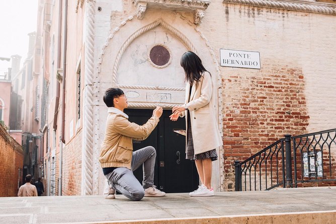 Proposal Photographer in Venice - Who should book this Venice proposal photographer?