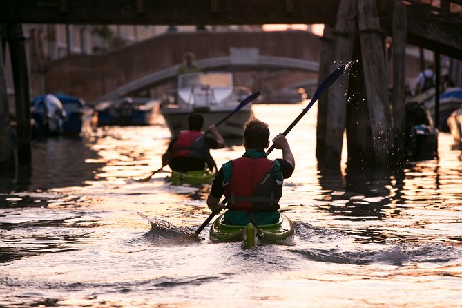 Real Venetian Kayak - Tour of Venice Canals with a Local Guide - Timing and Reality Check: When It Runs Over or You Lose Audio