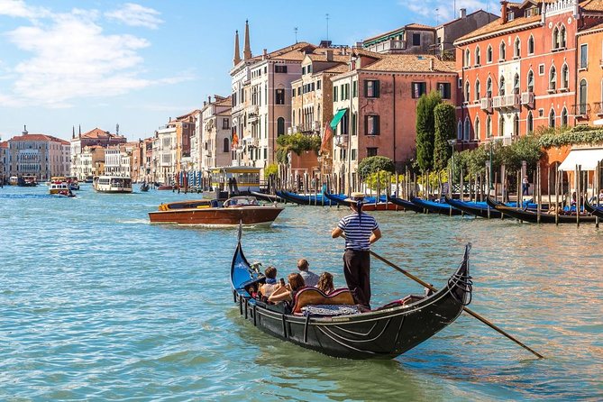 Renew your wedding vows on a romantic gondola - Key things to know before you go