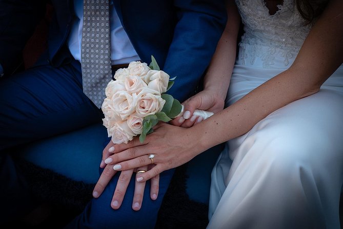 Renew your wedding vows on a romantic gondola - Stop 3 and 4: Traghetto Santa Maria del Giglio and the canal ceremony