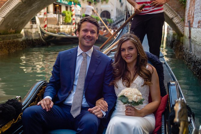 Renew your wedding vows on a romantic gondola - Price and value: what $914.51 covers for up to 2